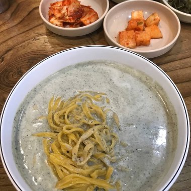 Kore yemekleri, geleneksel Kore yemekleri.