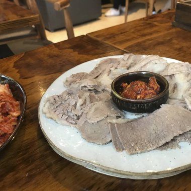 Lezzetli Asya yemeklerinin yakın görüntüsü