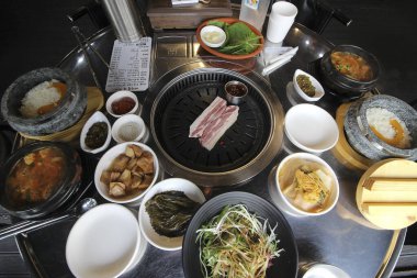 Kore lokantası, pirinç tenceresi, gyeonju.