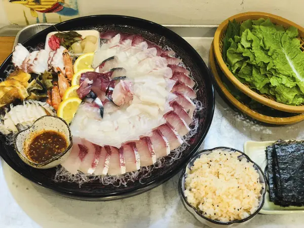 Lezzetli Asya yemeklerinin yakın görüntüsü