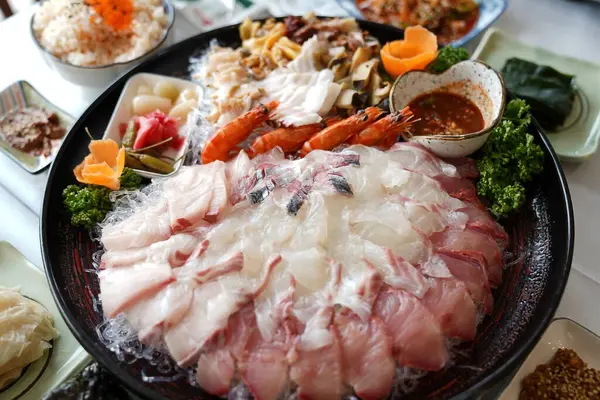 Lezzetli Asya yemeklerinin yakın görüntüsü