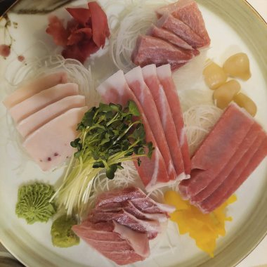 Japon yemeği mi? suşi ve sashimi.