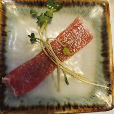 Japon mutfağı. Sashimi arka planda