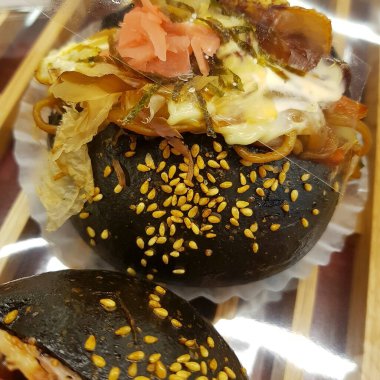 Lezzetli bir yiyeceğe yakın.