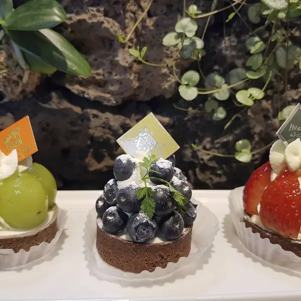 Meyveli ve meyveli kek.