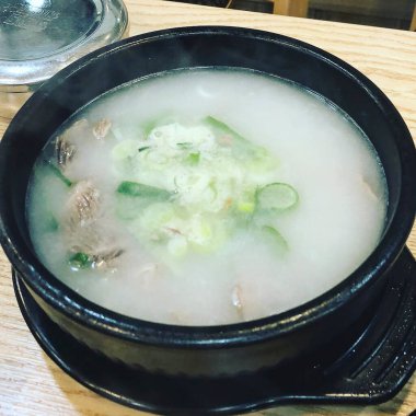 Lezzetli Asya yemeklerinin yakın görüntüsü