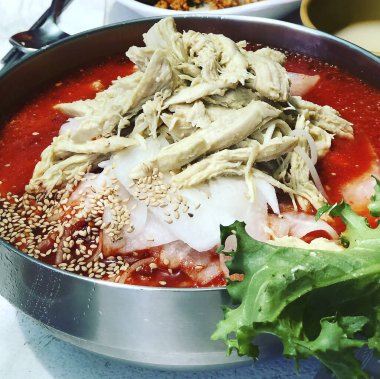 Lezzetli Asya yemeklerinin yakın görüntüsü