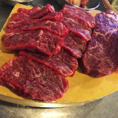 Lezzetli Asya yemeklerinin yakın görüntüsü