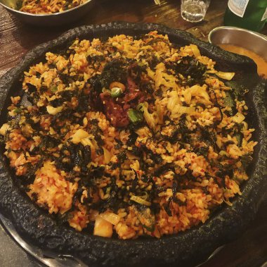 Lezzetli Asya yemeklerinin yakın görüntüsü