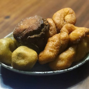 Susamlı kızarmış tavuk kanadı.