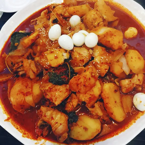 Lezzetli Asya yemeklerinin yakın görüntüsü