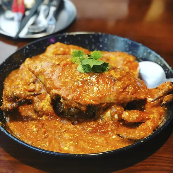 Kızarmış tavuğun mutfak fotoğrafı.