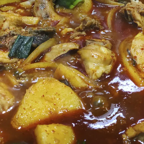 Lezzetli Asya yemeklerinin yakın görüntüsü