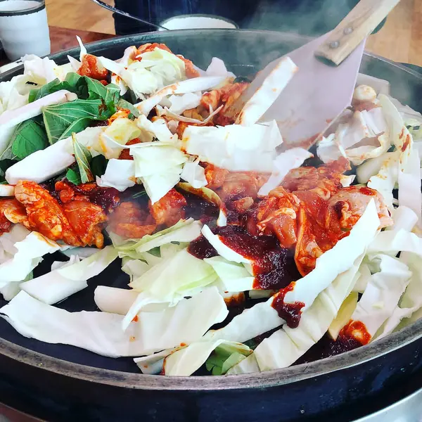 Lezzetli Asya yemeklerinin yakın görüntüsü