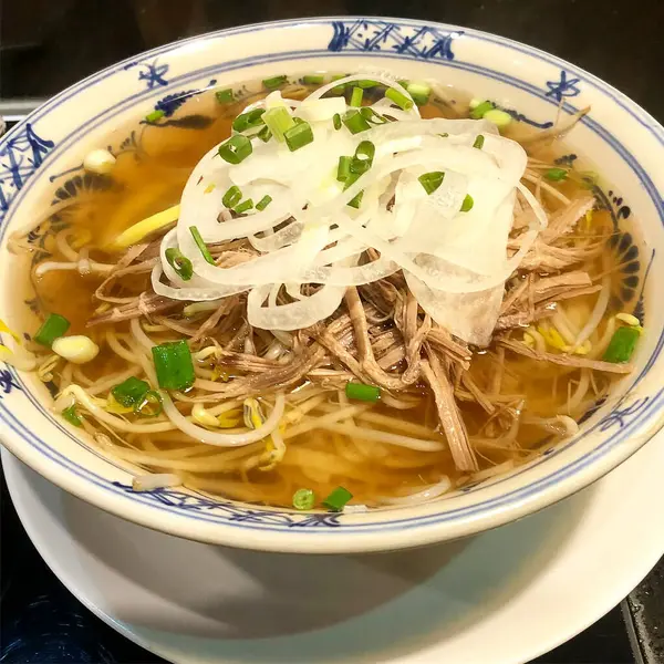 Tavuklu eriştenin mutfak fotoğrafı.