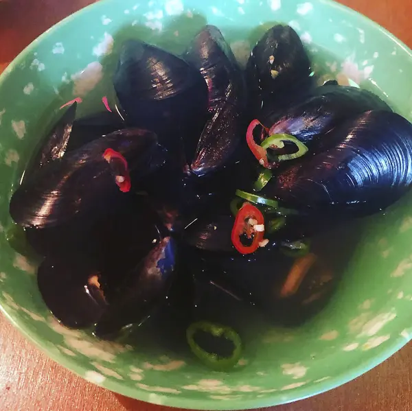 Lezzetli Asya yemeklerinin yakın görüntüsü