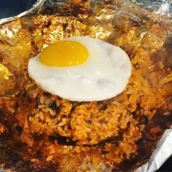 Pirinç ve sebzeli yumurta.