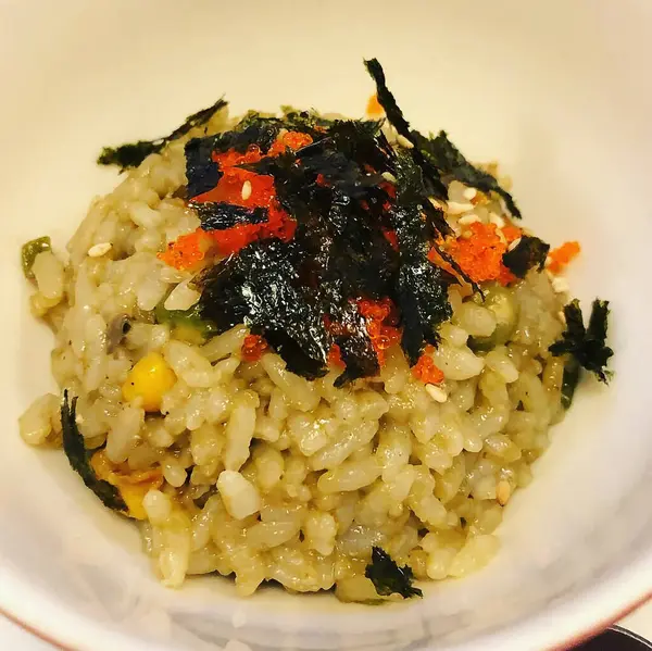 Japon mutfağı. zemin üzerine kızarmış pilav