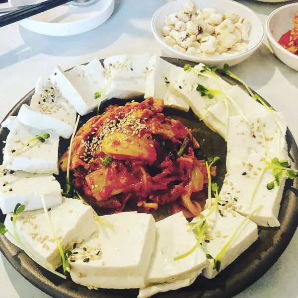 Lezzetli Asya yemeklerinin yakın görüntüsü