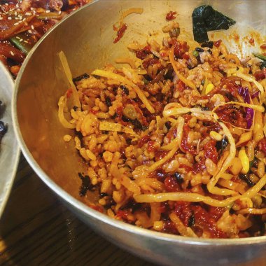 Lezzetli Asya yemeklerinin yakın görüntüsü