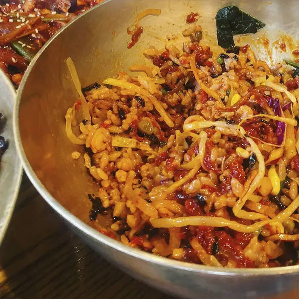 Lezzetli Asya yemeklerinin yakın görüntüsü