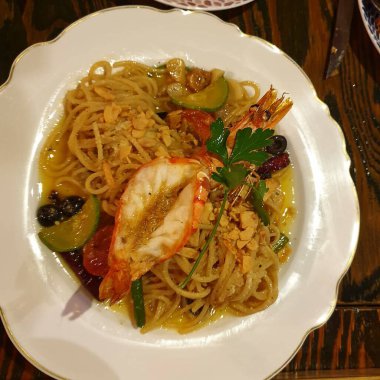 Deniz ürünleri ile lezzetli makarna