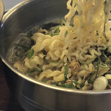 et ve sebzeli erişte.