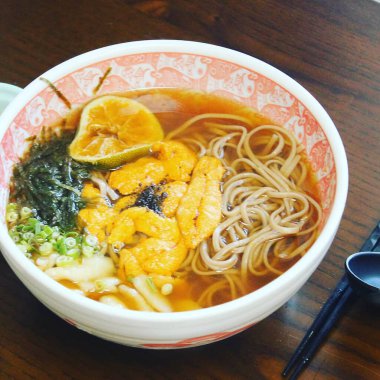 Lezzetli Asya yemeklerinin yakın görüntüsü