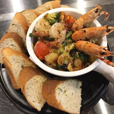 Domatesli taze karides.