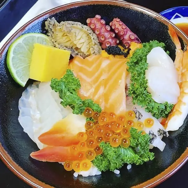 Lezzetli Asya yemeklerinin yakın görüntüsü