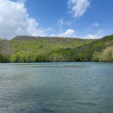 Manzaralı güzel bir göl