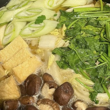 Lezzetli Asya yemeklerinin yakın görüntüsü