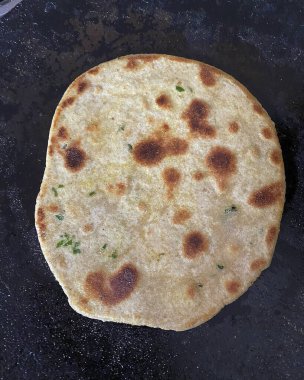 Hint körili kızarmış roti.