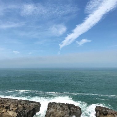 Güzel deniz manzarası ve okyanus.