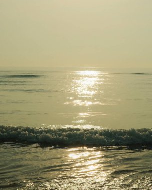 Sahilde güzel bir gün batımı