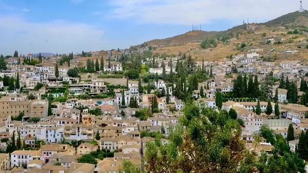 Doğa ve şehir manzarası 