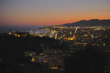 Doğa ve şehir manzarası 