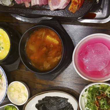 Doğa ve şehir manzarası 