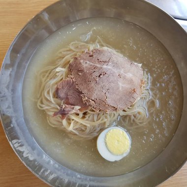 Doğa ve şehir manzarası 