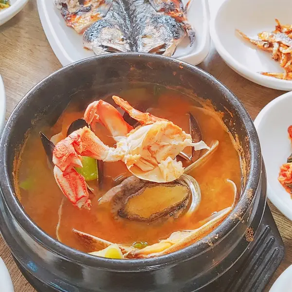 Doğa ve şehir manzarası 