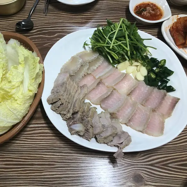 Doğa ve şehir manzarası 