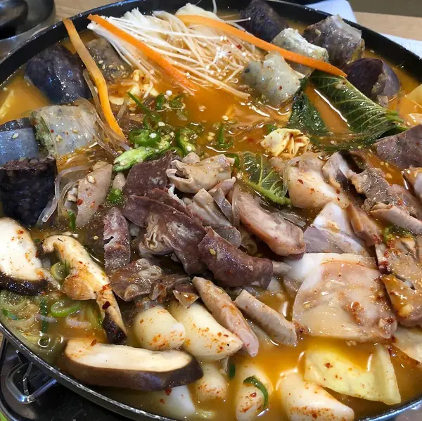 Doğa ve şehir manzarası 