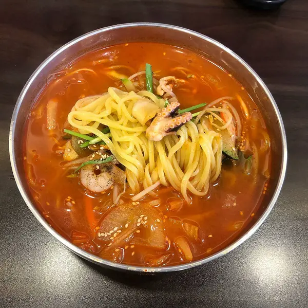 Doğa ve şehir manzarası 