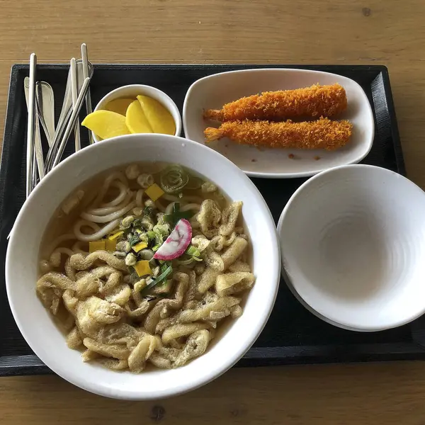 Doğa ve şehir manzarası 