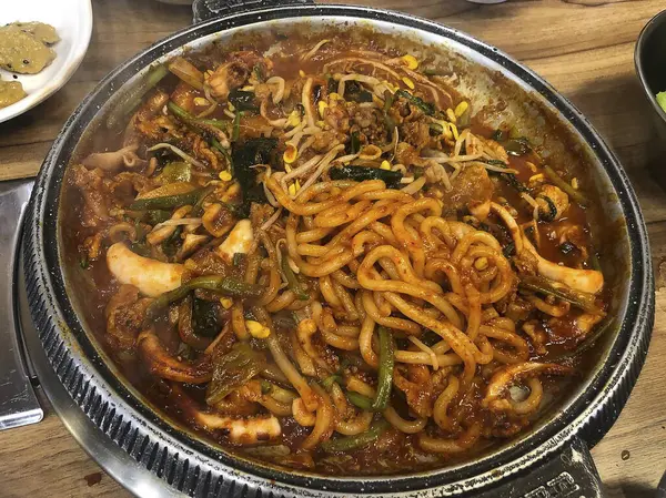 Doğa ve şehir manzarası 