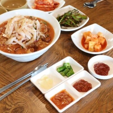 Doğa ve şehir manzarası 