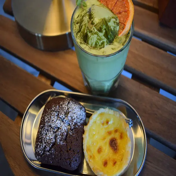 Doğa ve şehir manzarası 