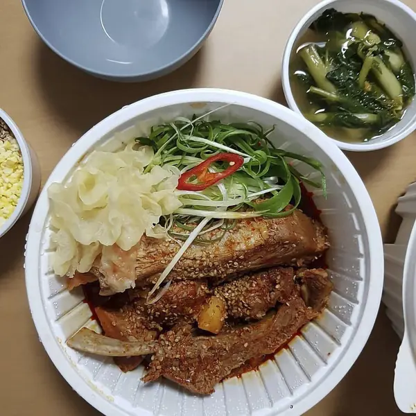 Doğa ve şehir manzarası 