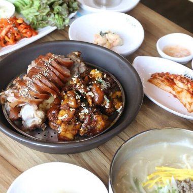 Doğa ve şehir manzarası 