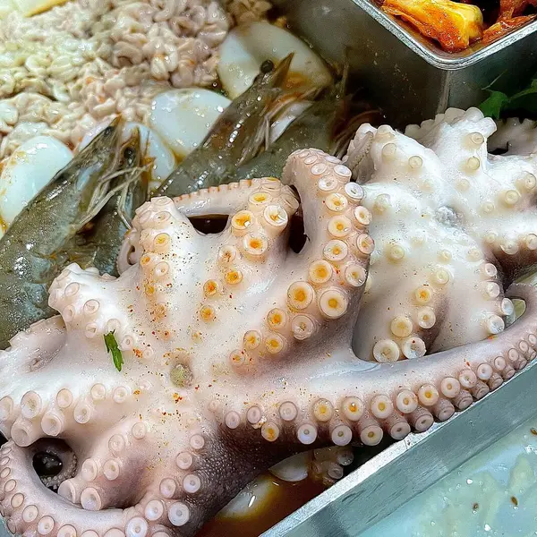 Doğa ve şehir manzarası 